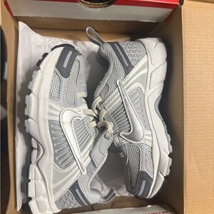 Nike Vomero Sneakers Gray & White Kids Size 11c